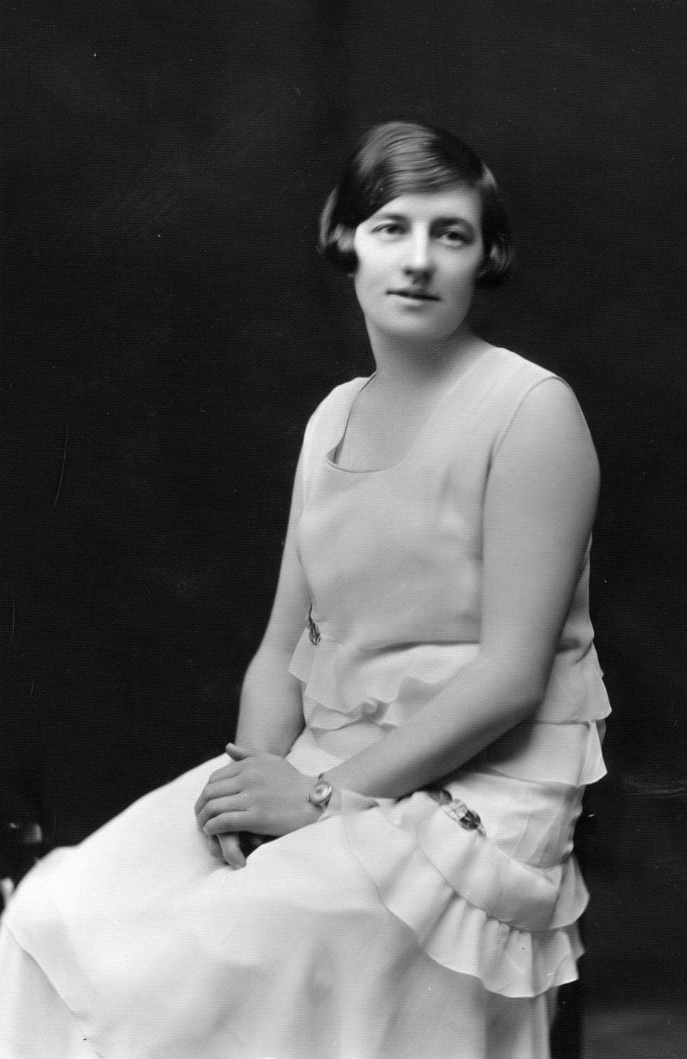 Photo of photos/Edith Jessie McLennan portrait younger
